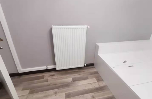 中铁逸都明装暖气片案例