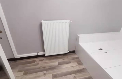 中铁逸都明装暖气片案例