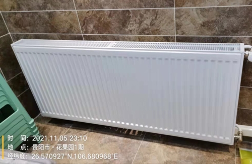 花果园一期明装暖气片安转